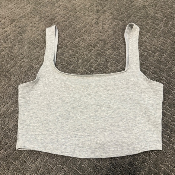 Aritzia TNA Laguna Tank - Picture 6 of 16